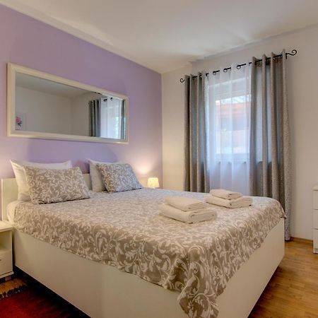 Apartments Babic Fazana Exterior photo