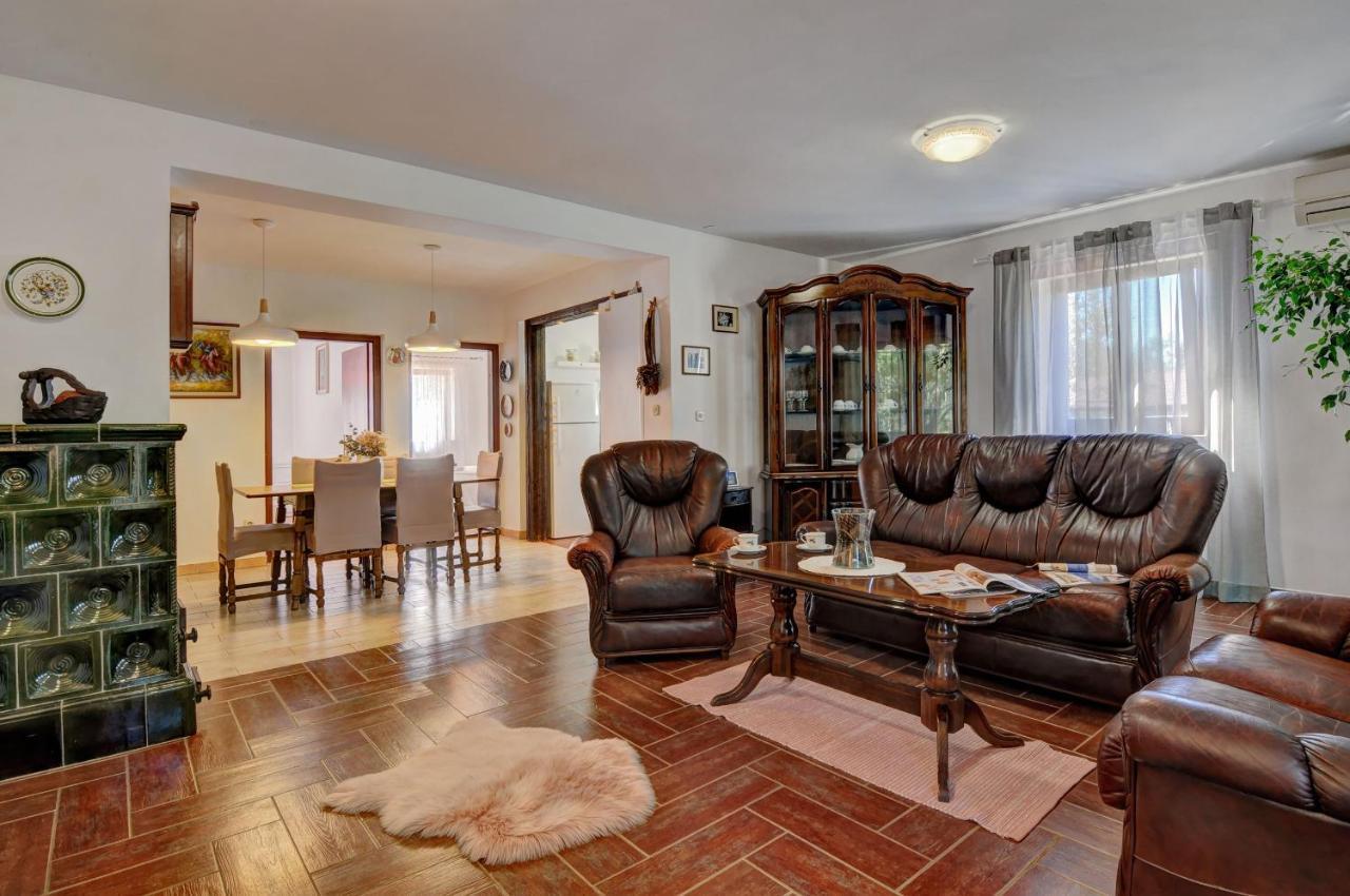 Apartments Babic Fazana Exterior photo