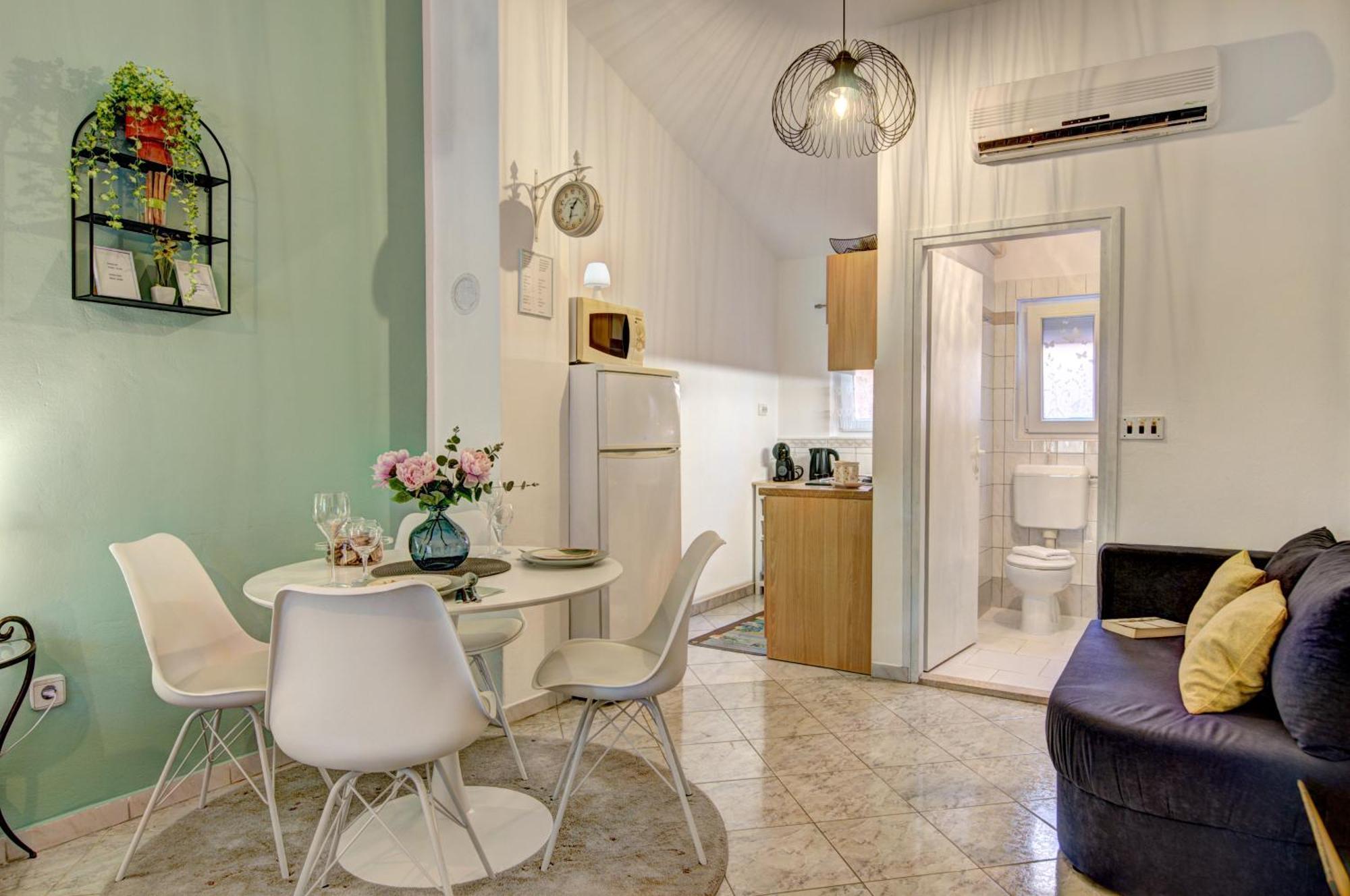 Apartments Babic Fazana Exterior photo