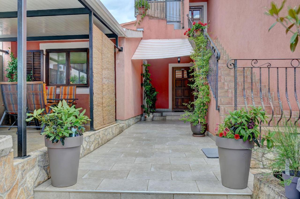 Apartments Babic Fazana Exterior photo